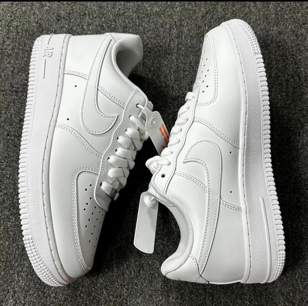 Classic White Street Sneaker – All White Edition