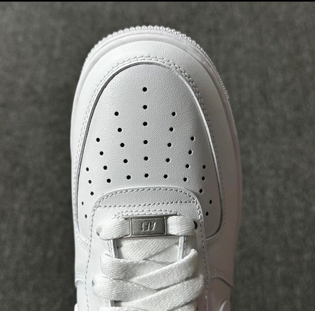 Classic White Street Sneaker – All White Edition
