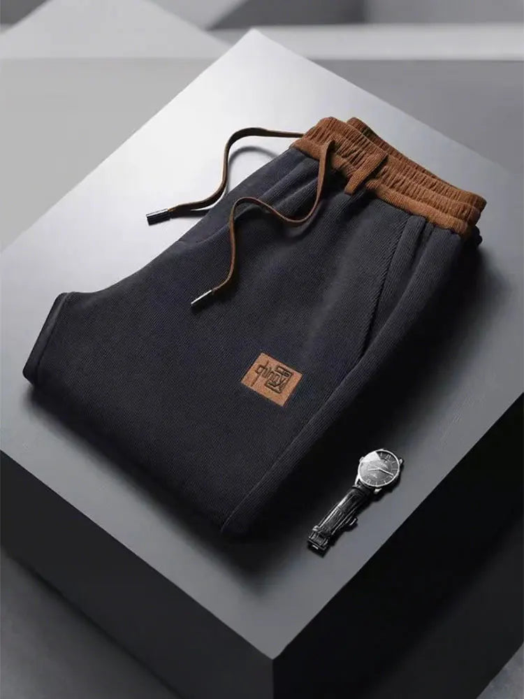 Herren Jogginghose – Bequeme Freizeithose mit elastischem Bund & Kontrastdetails