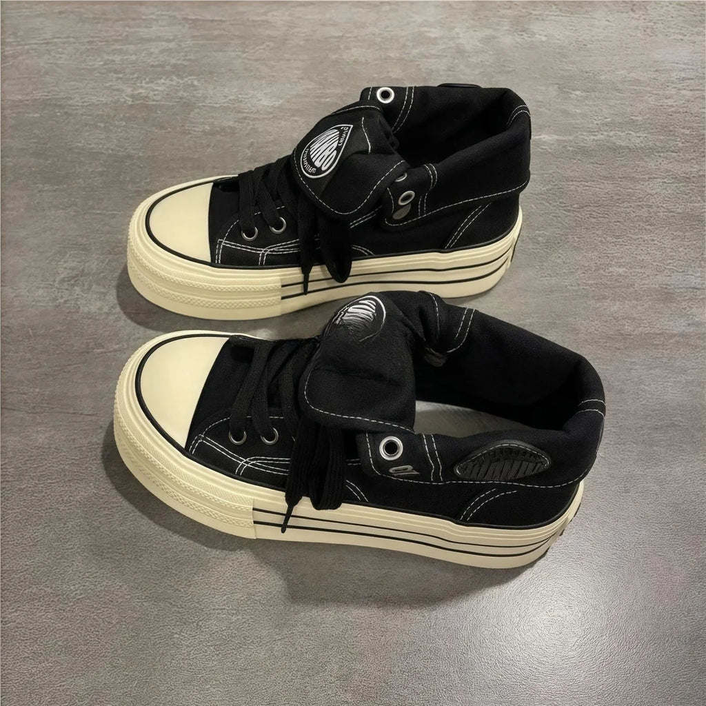 Damen High-Top-Sneaker aus Canvas mit dicker Sohle, lässiges Schuhwerk in Beige, vielseitig kombinierbar, trendiges Board-Design, neuer Stil für Frühling und Herbst.