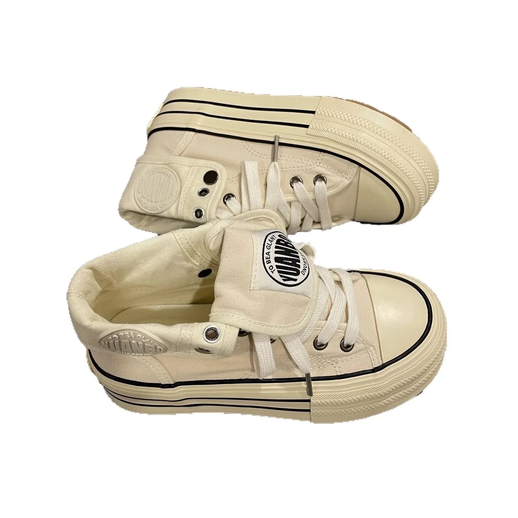 Damen High-Top-Sneaker aus Canvas mit dicker Sohle, lässiges Schuhwerk in Beige, vielseitig kombinierbar, trendiges Board-Design, neuer Stil für Frühling und Herbst.