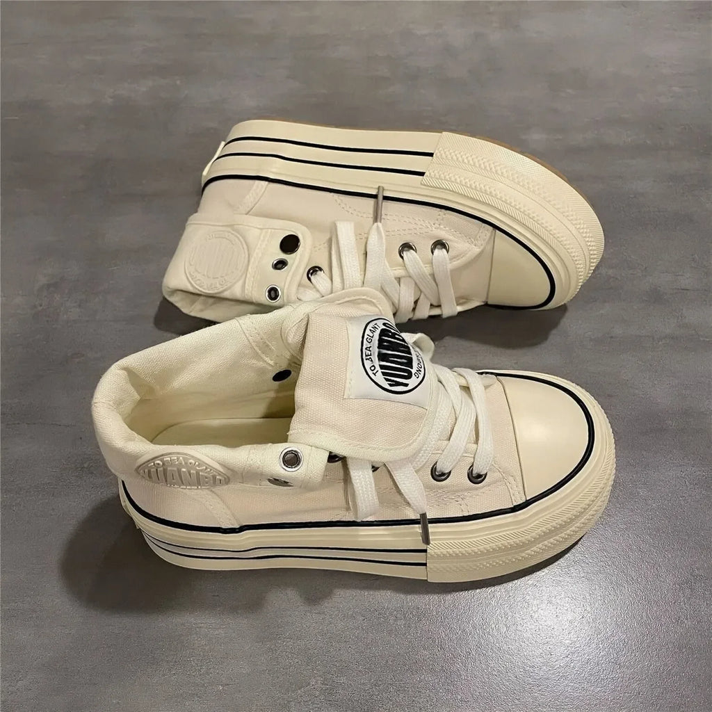 Damen High-Top-Sneaker aus Canvas mit dicker Sohle, lässiges Schuhwerk in Beige, vielseitig kombinierbar, trendiges Board-Design, neuer Stil für Frühling und Herbst.
