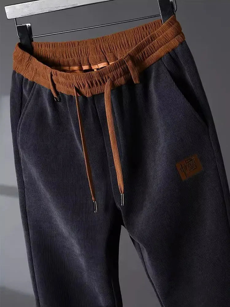 Herren Jogginghose – Bequeme Freizeithose mit elastischem Bund & Kontrastdetails