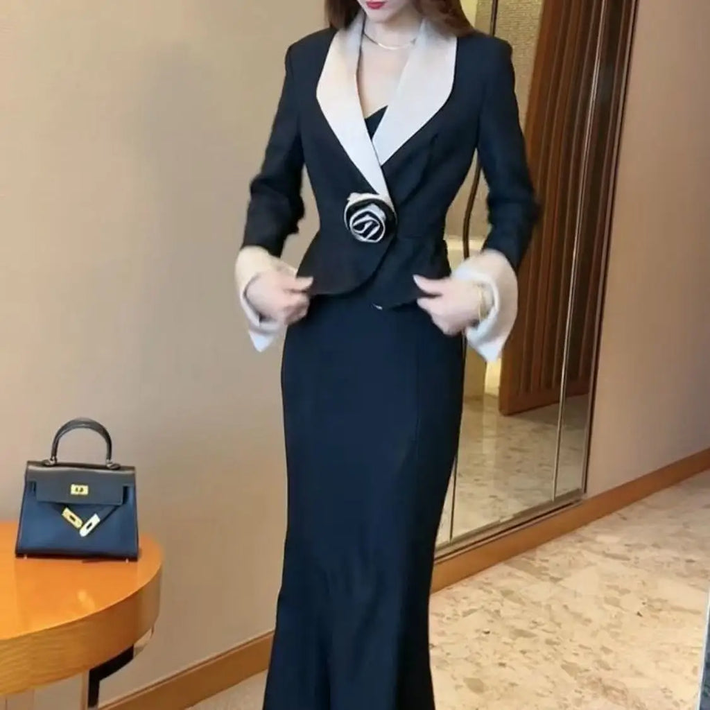 Elegantes Damen Business Outfit – Zweiteiliges Set mit Blazer & Rock